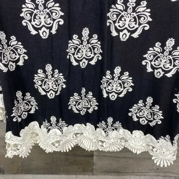 Chico's Women's Medallion Print 3/4 Sleeve Knit Lace Trim Top Sz 0/S/4 Black - Picture 5 of 9